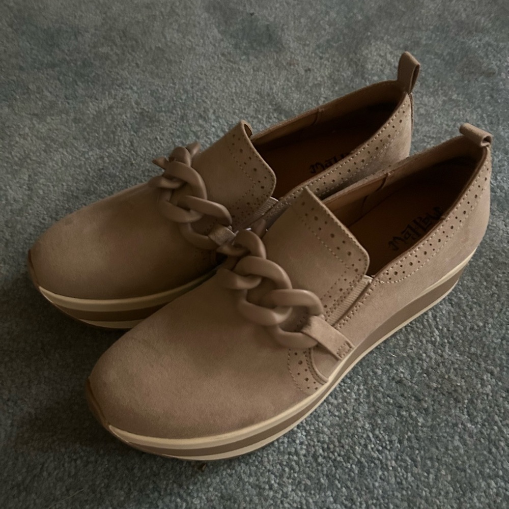 Women's Beige Platform Loafers